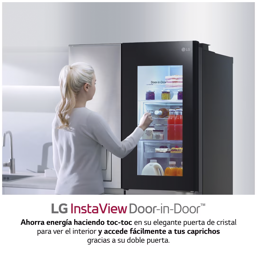 Imagen del frigorífico GSXV-90MCDE de LG mostrando su innovador sistema InstaView Door-in-Door, que permite ver el interior sin abrir la puerta