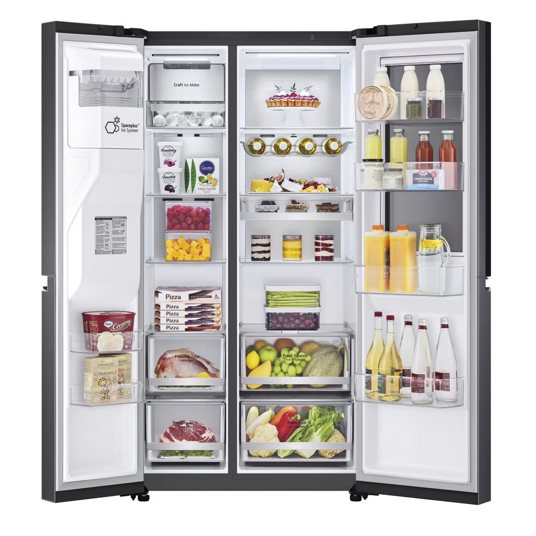 Imagen del frigorífico GSXV-90MCDE de LG abierto completamente y lleno, mostrando su capacidad de almacenamiento