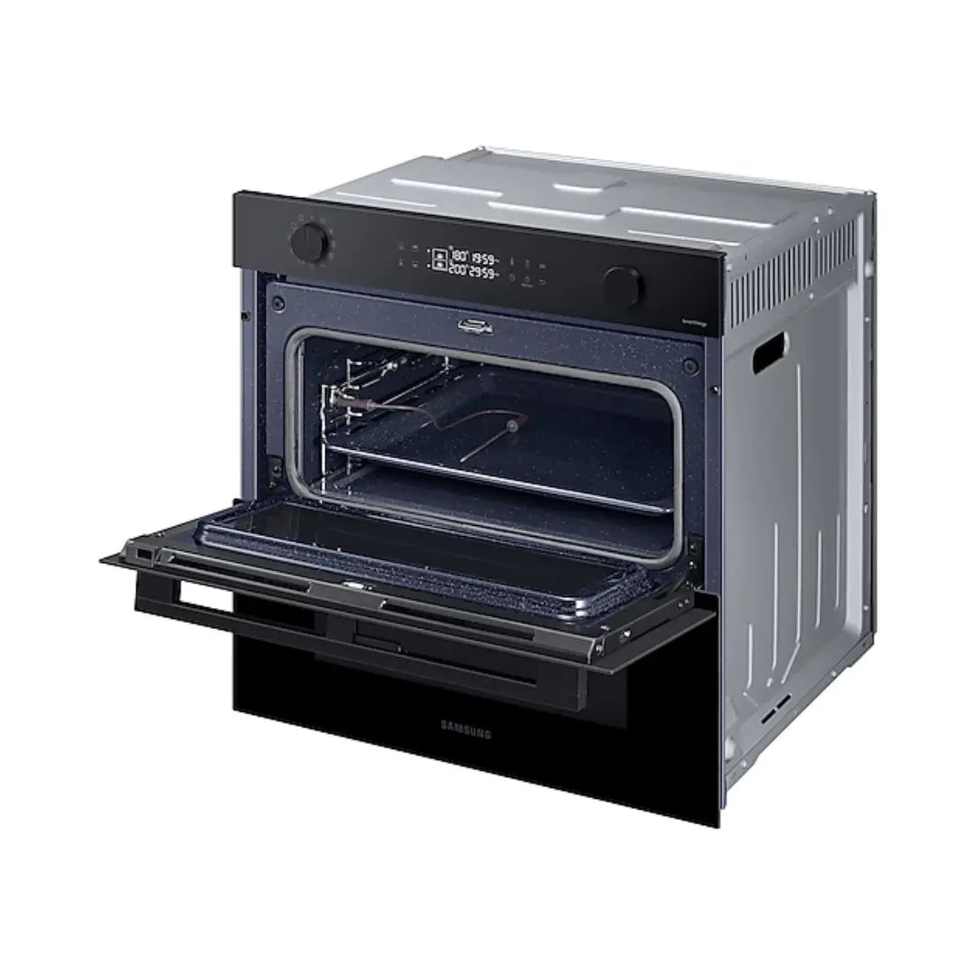 Vista del Horno Negro NV-7B4535YAK Samsung abierto, mostrando su interior y bandejas ajustables