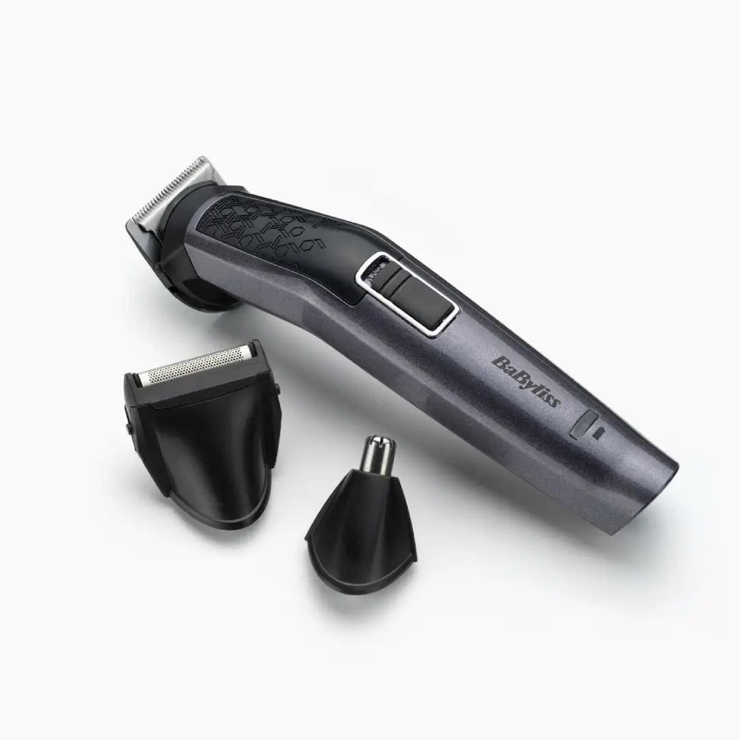 Maquinilla Multigroom MT-727E BaByliss 10 en 1 Titanio en primer plano, disponible en Electrocash