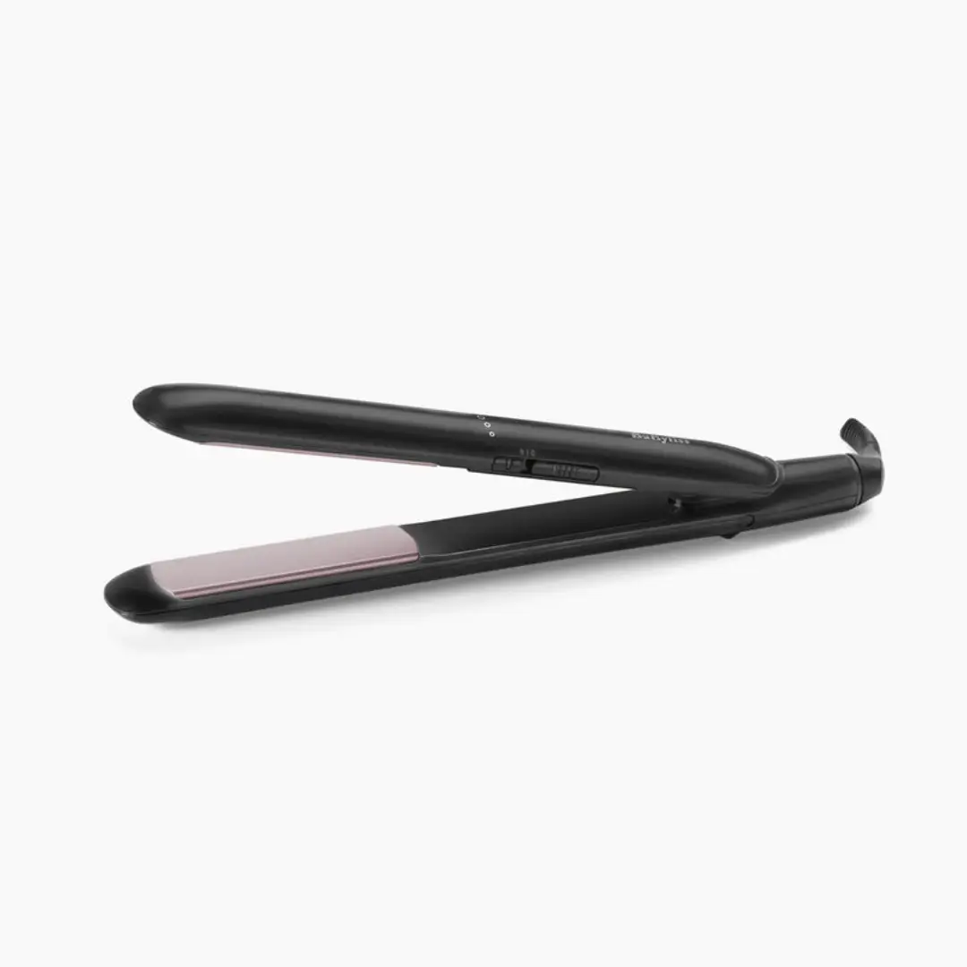 Imagen principal de la plancha de pelo Babyliss ST-241E con placas de cerámica, alcanzando una temperatura de 230ºC