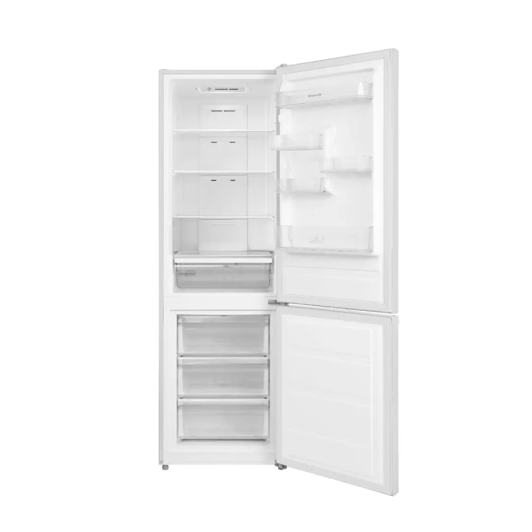 Vista del interior del combi Brandt BFC-8860EW completamente abierto, mostrando estantes y compartimentos para una mejor organización de los alimentos