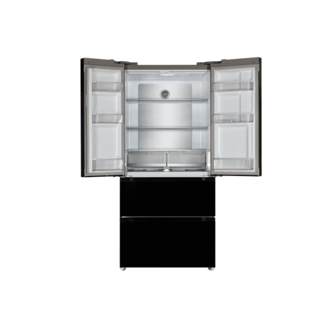 Vista del interior del frigorífico Teka RFD-75850GBK, mostrando sus estantes y compartimentos organizados para almacenamiento