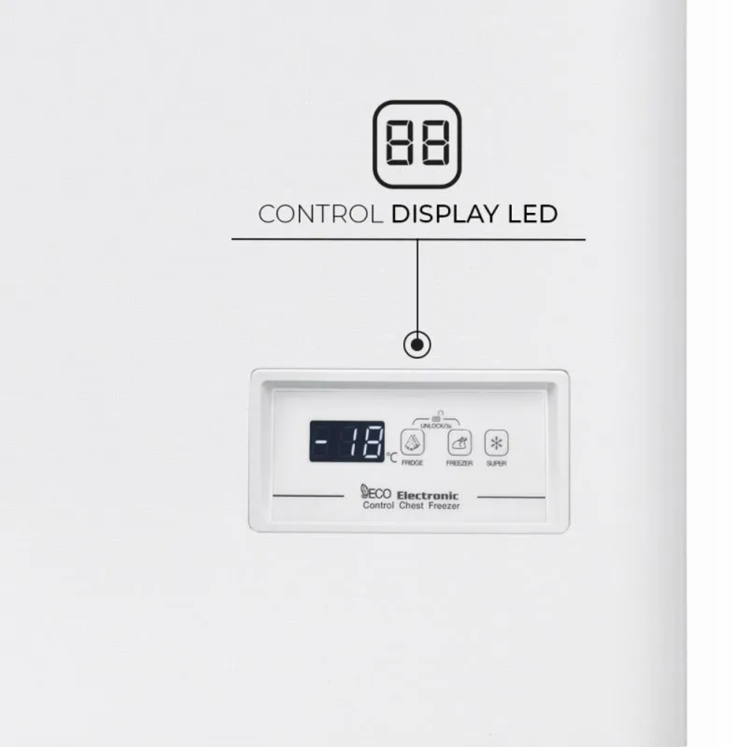 Detalle del panel del congelador horizontal SCH-3001EDC Svan, con controles intuitivos para ajustar la temperatura y funciones de congelación - Electrocash
