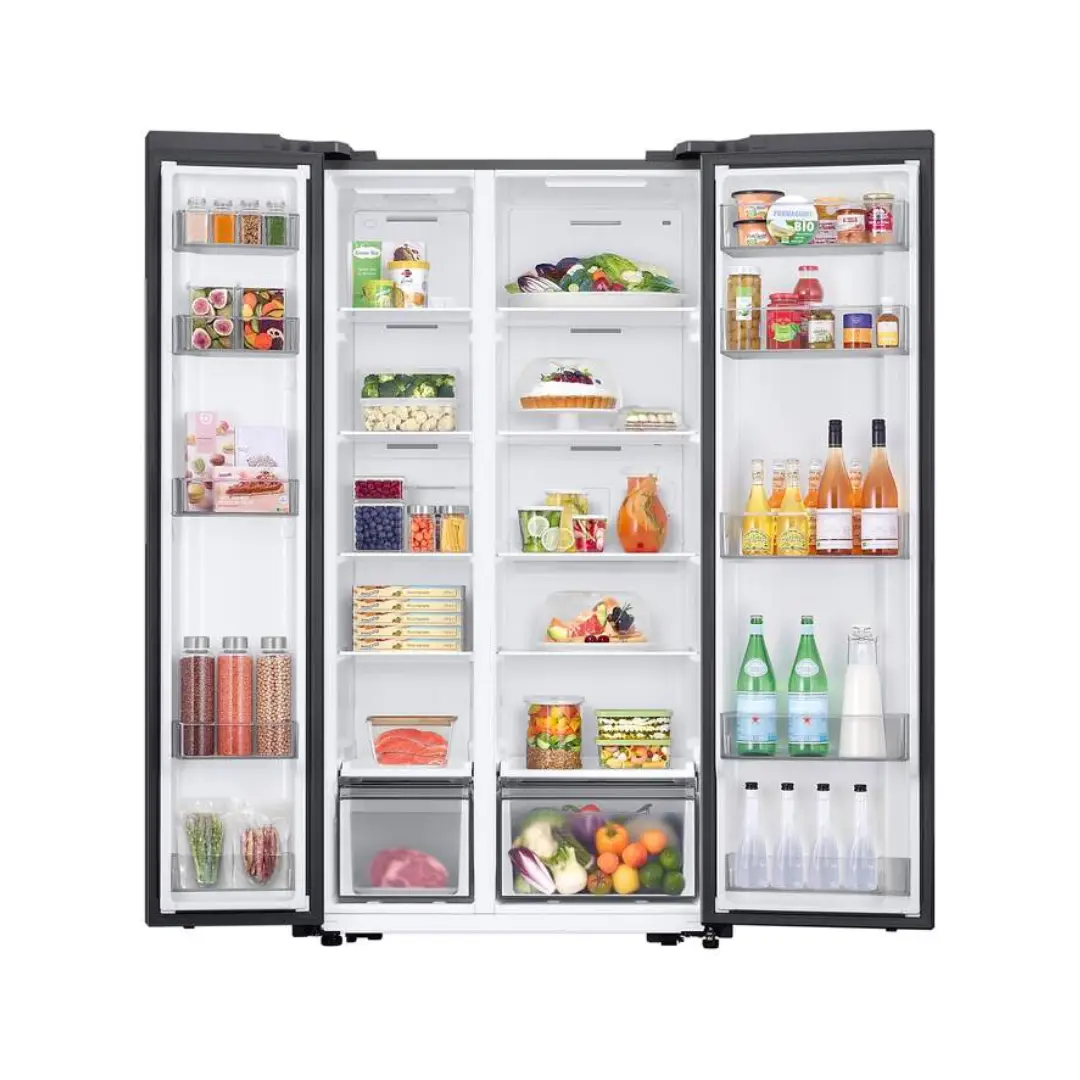 El frigorífico americano Samsung RS-57DG400EM9EF abierto y lleno de alimentos, con amplio espacio para organizar grandes cantidades de productos - Electrocash