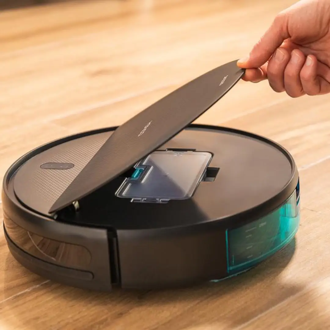 Imagen del robot aspirador Conga 999 Map X-Treme en funcionamiento, mostrando su eficacia de limpieza y maniobrabilidad en el hogar – Electrocash