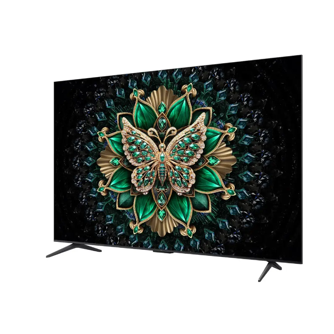 Imagen en perspectiva frontal lateral del TCL 75C6K que muestra su diseño premium y marco fino, ideal para salones modernos – Electrocash
