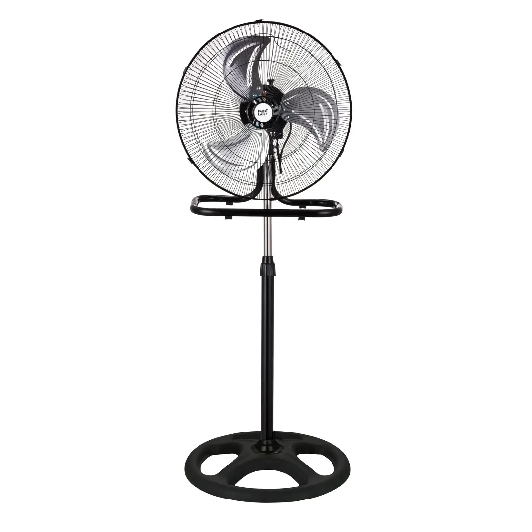 Imagen del ventilador Recio Negro Abrila montado sobre su base de pie, opción ideal para uso independiente y flexible en cualquier estancia – Electrocash