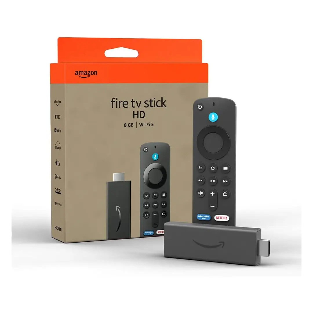 Imagen de la caja del Amazon Fire TV Stick HD mostrando su presentación comercial y accesorios incluidos como mando, pilas y cable USB – Electrocash