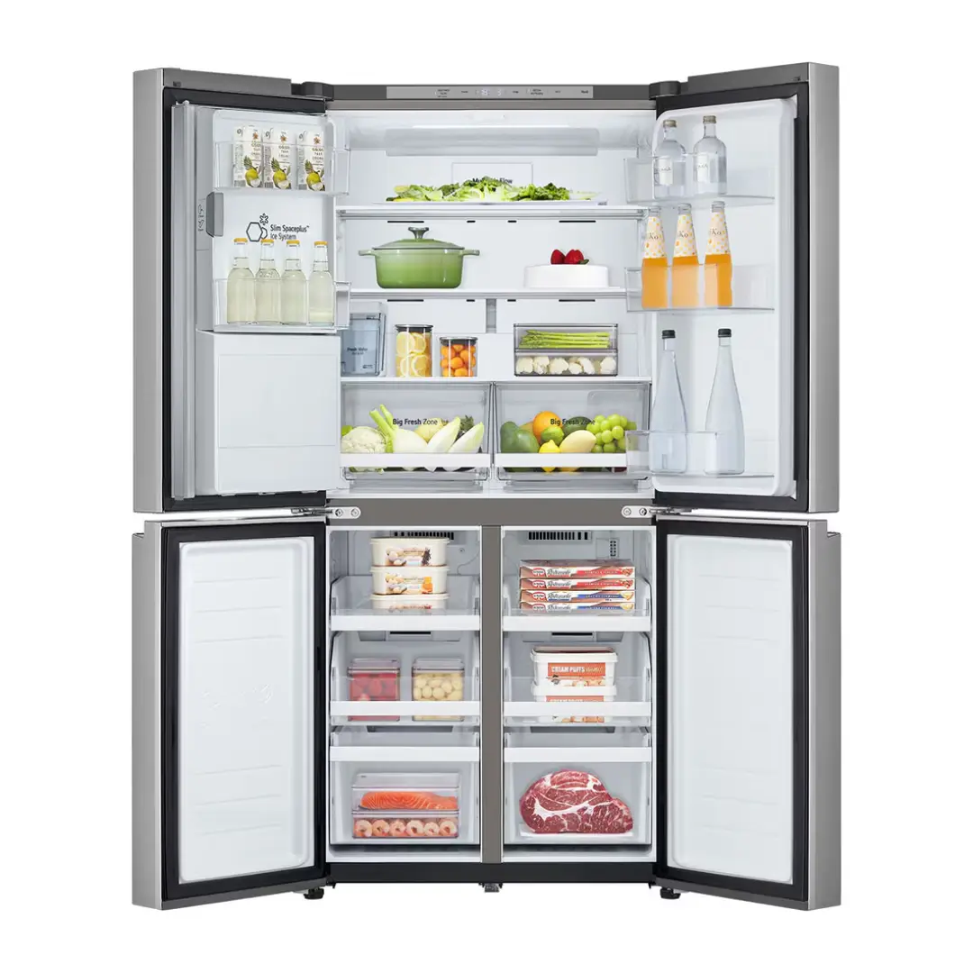 Vista interior del frigorífico LG 4 puertas con alimentos organizados mostrando su capacidad y distribución – Electrocash