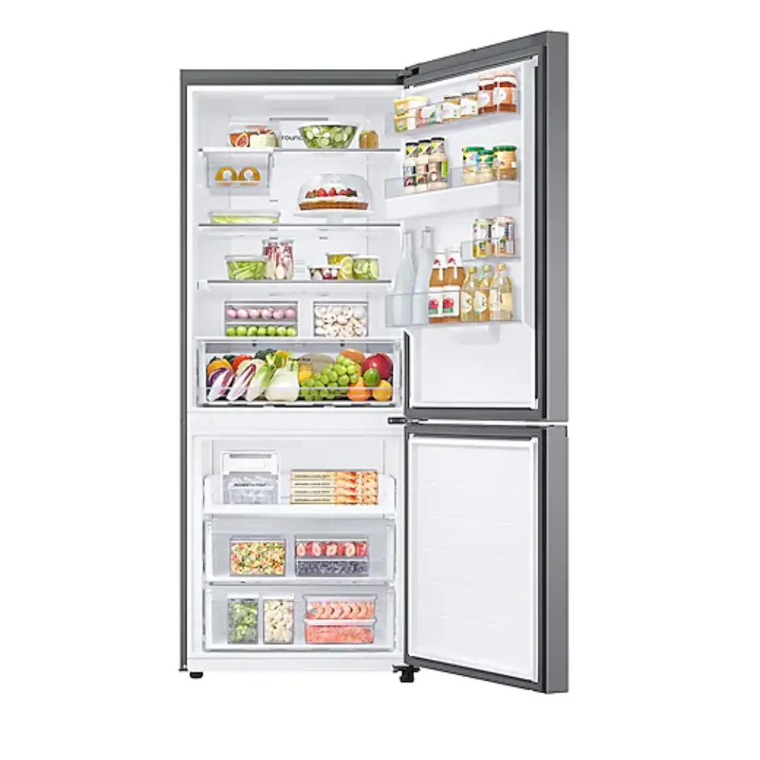 Imagen del Samsung RB-50DG632ES9EF abierto mostrando bandejas, cajones y distribución interna – disponible en Electrocash