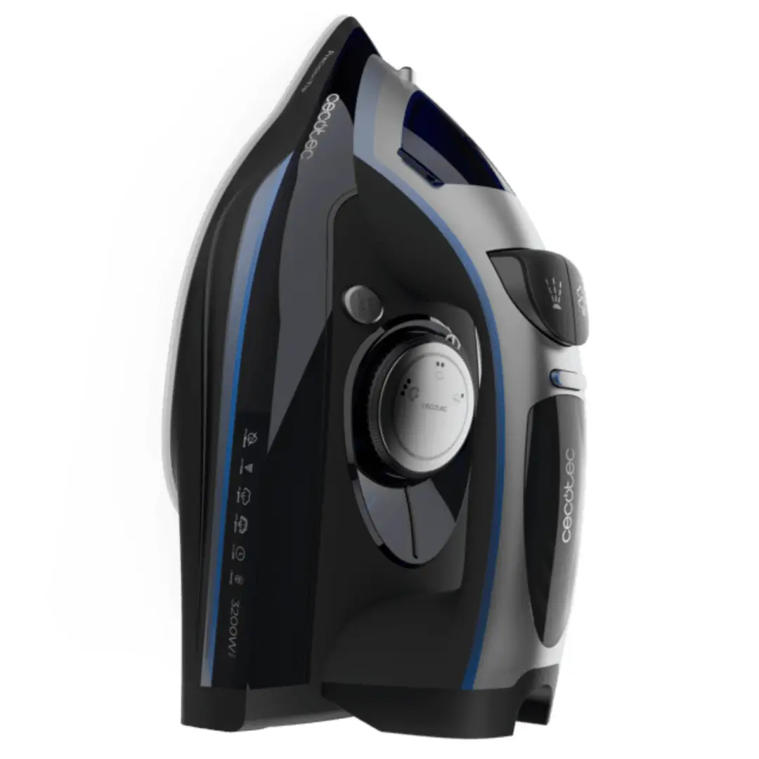 Primer plano de los controles de la plancha Cecotec IronHero 3200, donde se aprecia el ajuste de temperatura y vapor para un planchado preciso y seguro.