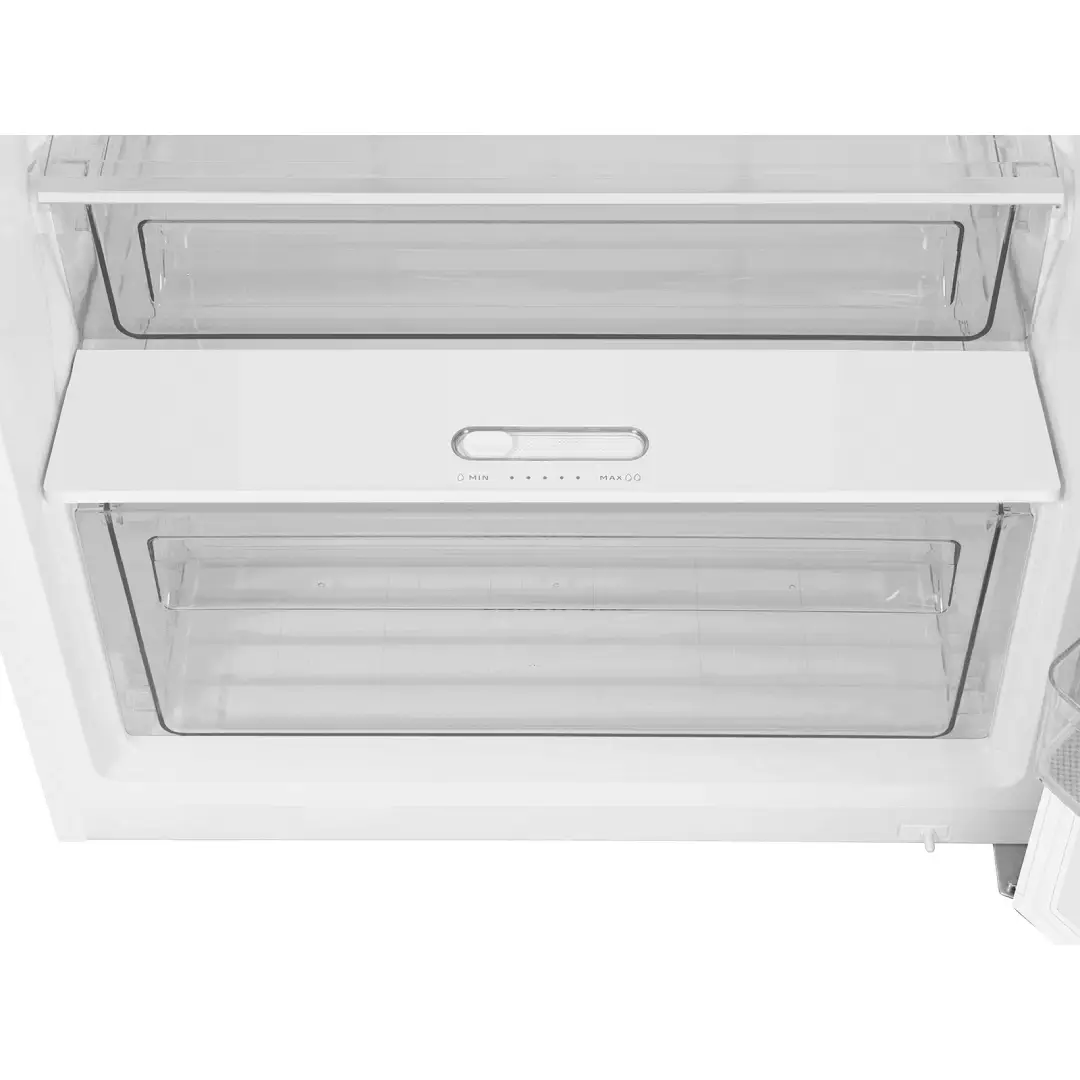 Primer plano del cajón verde del frigorífico TCL RF-334TWE0, ideal para mantener frutas y verduras frescas – Imagen para Electrocash.