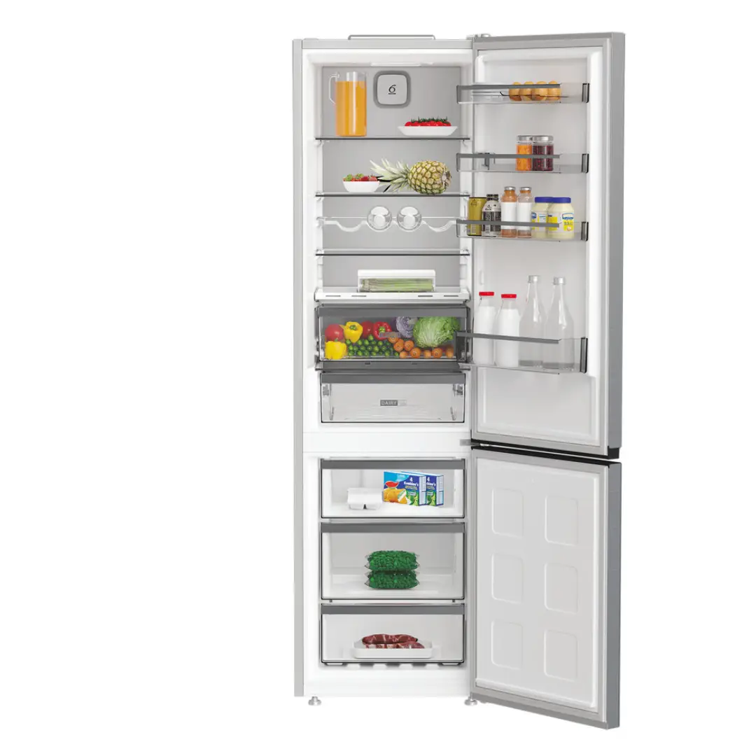 Interior del frigorífico Whirlpool WH-26403 XP6E completamente lleno con alimentos y bebidas, destacando su gran capacidad, disponible en Electrocash.