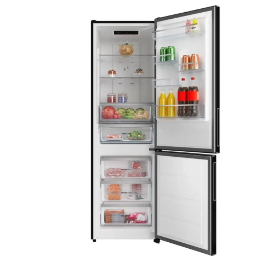 Imagen del frigorífico Teka RBF-44630BK abierto y lleno, mostrando su interior amplio, cajones FreshBox y estantes ajustables, ideal para una conservación óptima de alimentos.