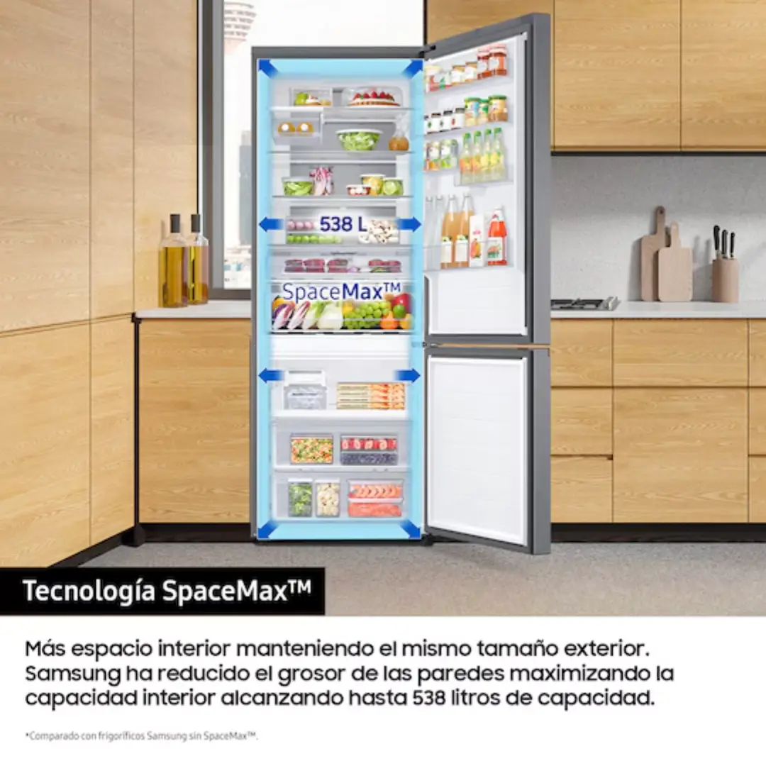 Vista detallada de la capacidad interior del frigorífico Samsung RB-53DG703DSS9EF, mostrando sus amplios compartimentos, cajones Fresh Zone y distribución optimizada No Frost — disponible en Electrocash.