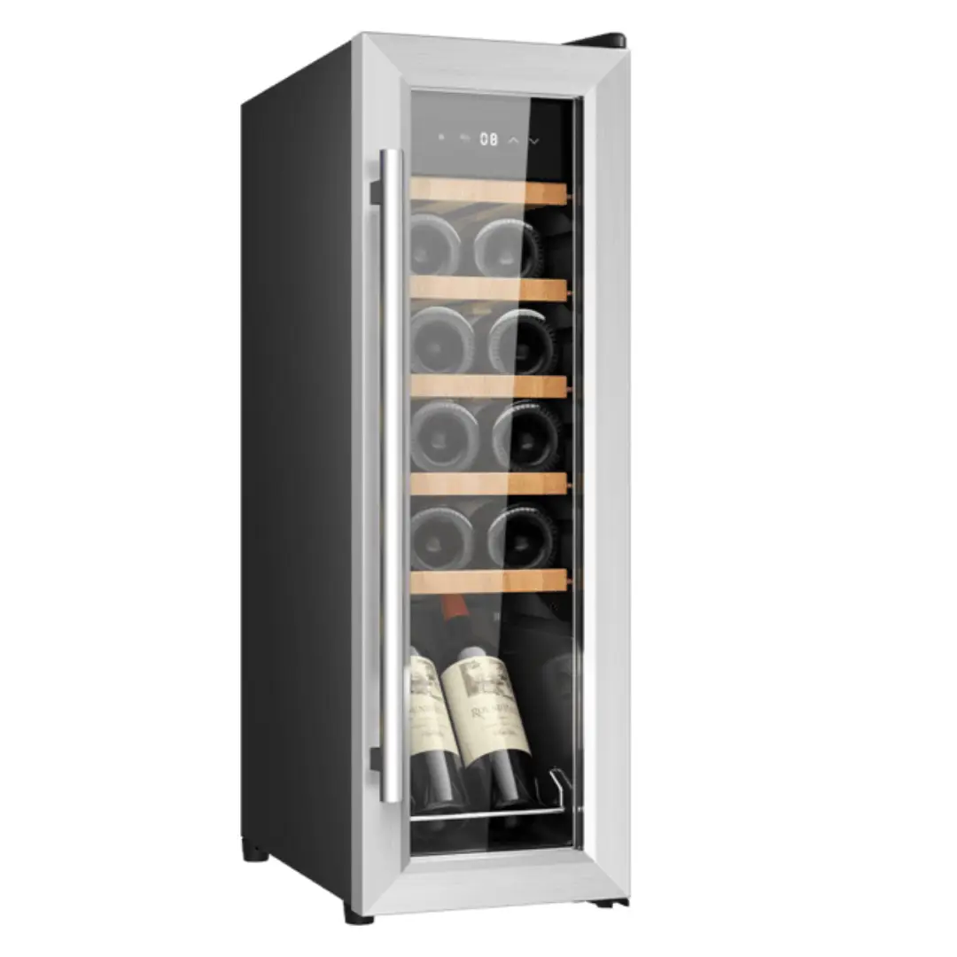 Vinoteca Cecotec GrandSommelier 1250 en acabado inox, con capacidad para 12 botellas, panel táctil de control digital, iluminación LED interior y baldas de madera para conservar el vino con elegancia y precisión – disponible en Electrocash.