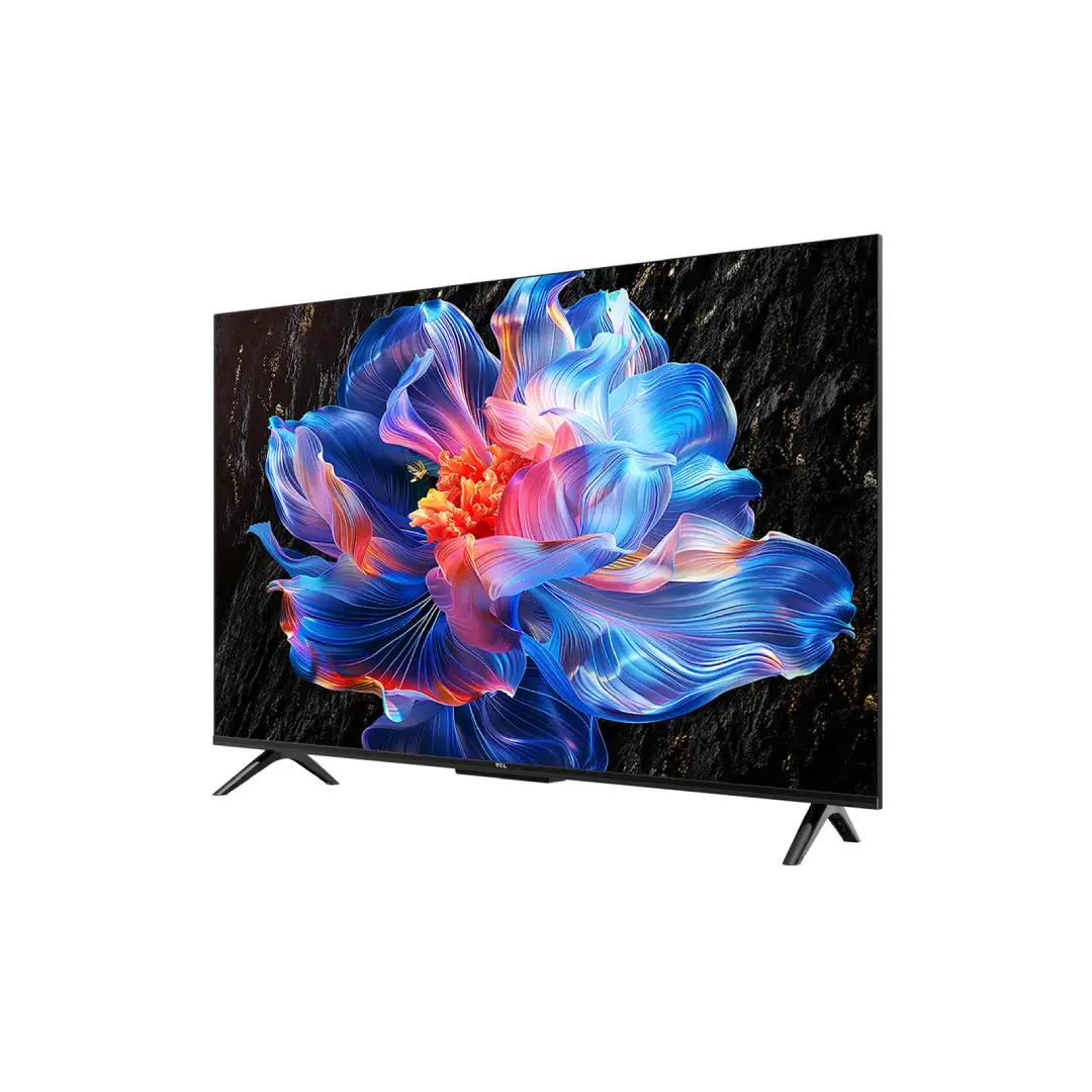 Vista lateral del televisor TCL 43P6K de 43 pulgadas, mostrando su perfil delgado, biseles reducidos y soporte estable en acabado negro — disponible en Electrocash.