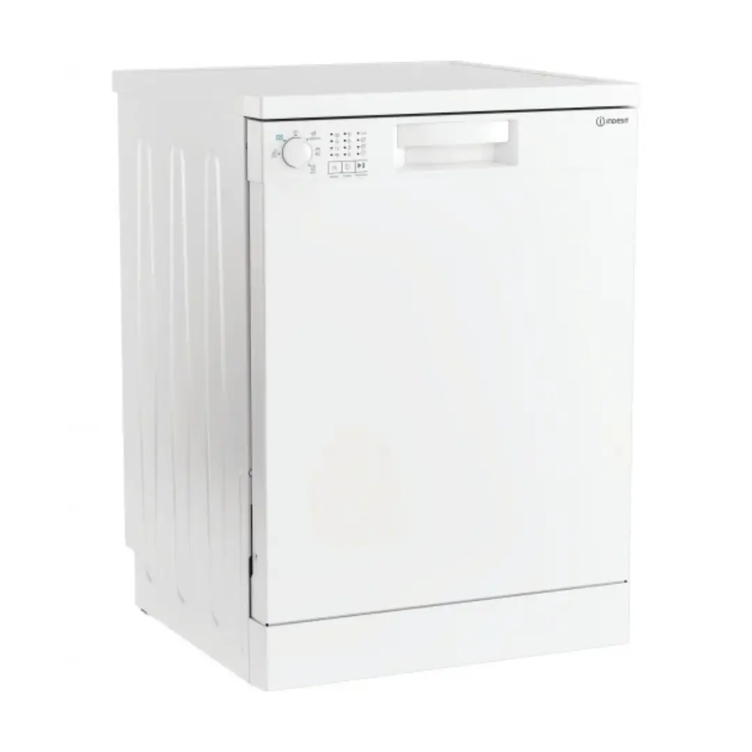 Vista lateral del lavavajillas Indesit IN2FE-13DT9W, mostrando su panel de control mecánico sencillo y acabado blanco elegante, ideal para un uso eficiente y duradero – disponible en Electrocash.