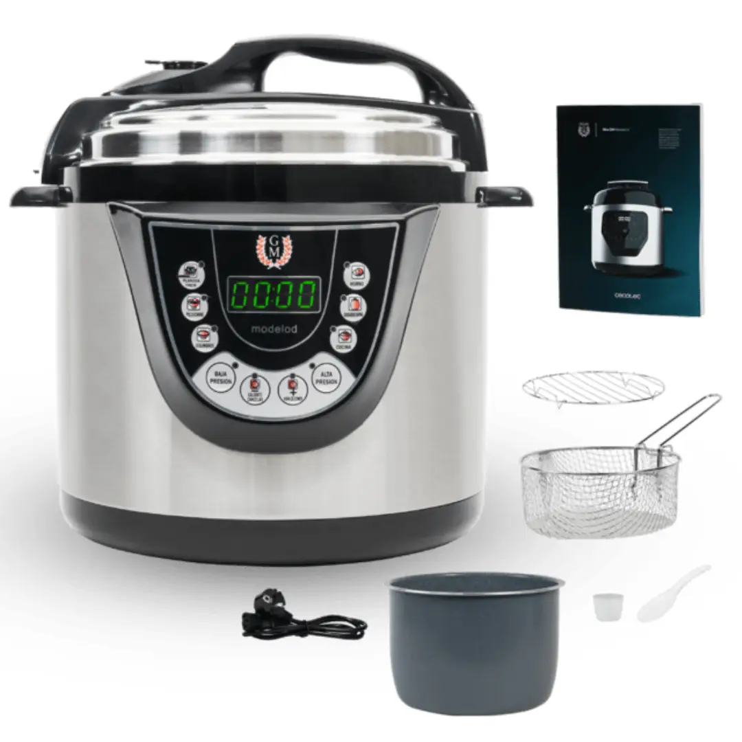 Vista superior de la olla programable Cecotec GM D mostrando su panel de control digital, tapa de seguridad y accesorios incluidos, diseñada para una cocina práctica y versátil – disponible en Electrocash.