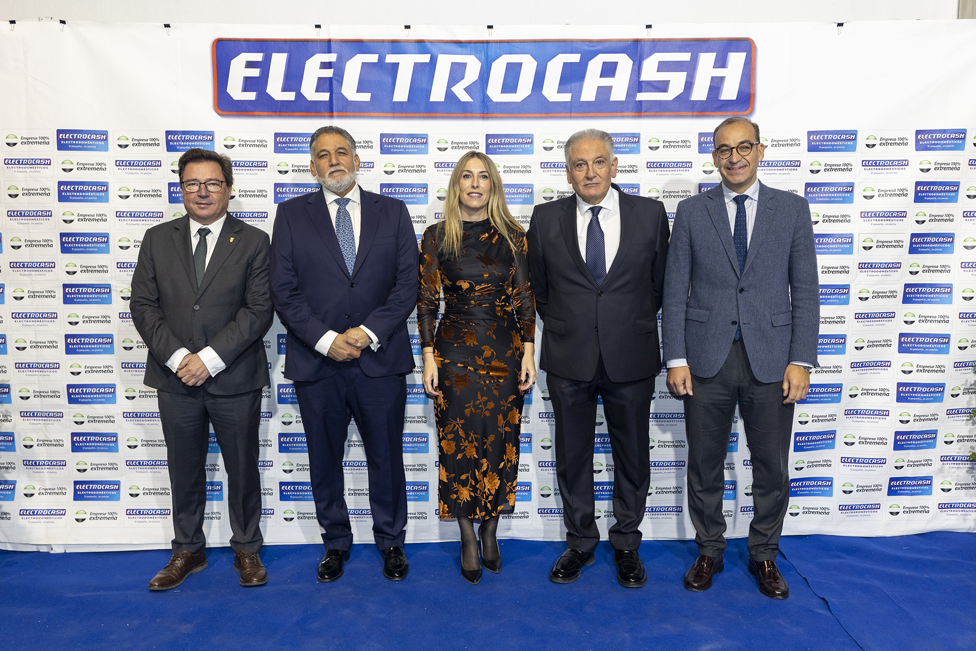 De izq. a dcha: Guillermo Santamaría (Consejero de Economía, Empleo y Transformación Digital Junta de Extremadura), Pedro Piñero Lemus (Director Gerente de Euro Electrodomésticos Extremadura), María Guardiola (Presidenta de la Junta de Extremadura), Francisco Piñero Lemus (CEO de Euro Electrodomésticos Extremadura) y Rafael Mateos (Alcalde de Cáceres)
