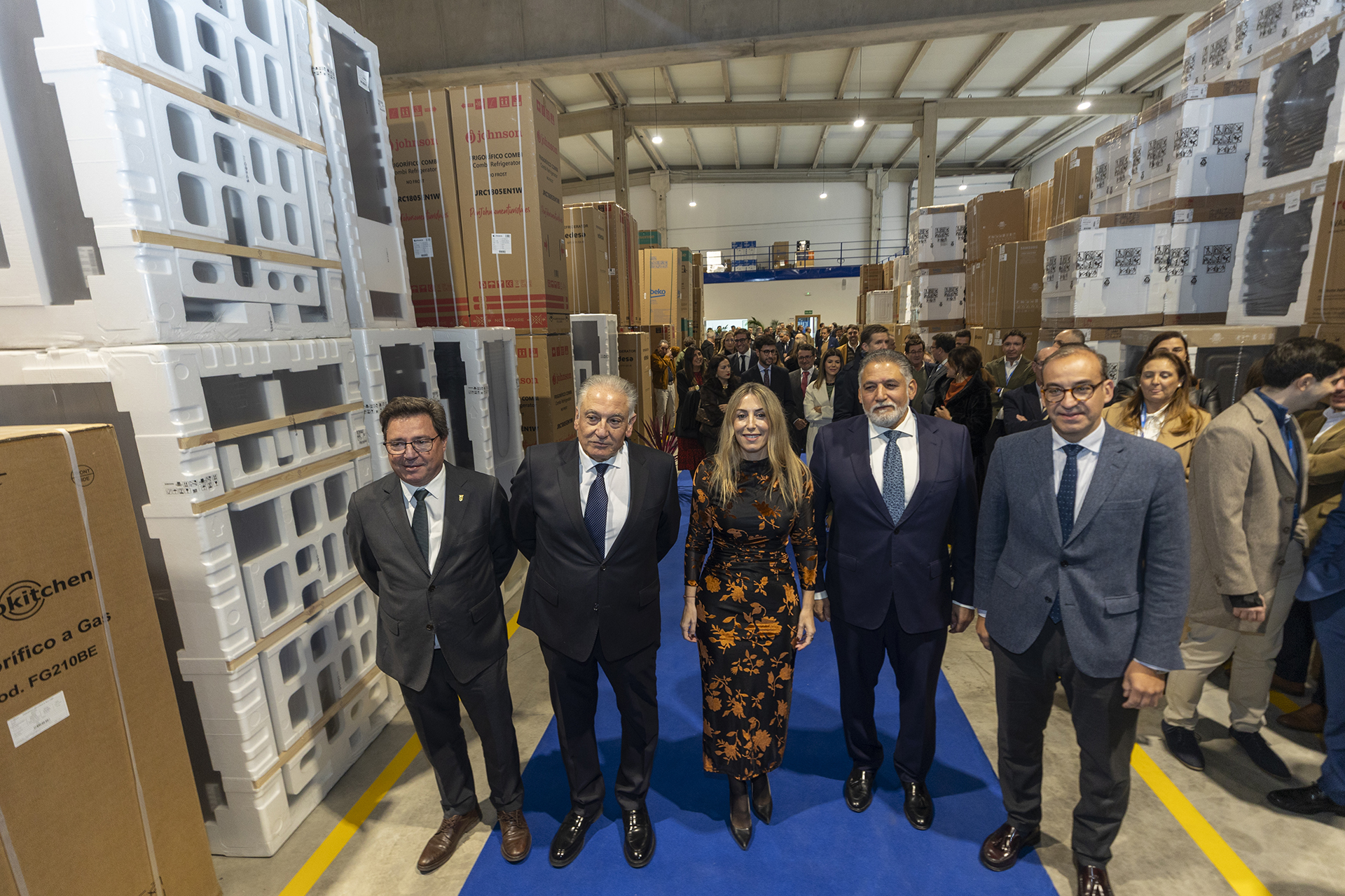 De izq. a dcha: Guillermo Santamaría (Consejero de Economía, Empleo y Transformación Digital Junta de Extremadura), Francisco Piñero Lemus (CEO de Euro Electrodomésticos Extremadura), María Guardiola (Presidenta de la Junta de Extremadura), Pedro Piñero Lemus (Director Gerente de Euro Electrodomésticos Extremadura) y Rafael Mateos (Alcalde de Cáceres)