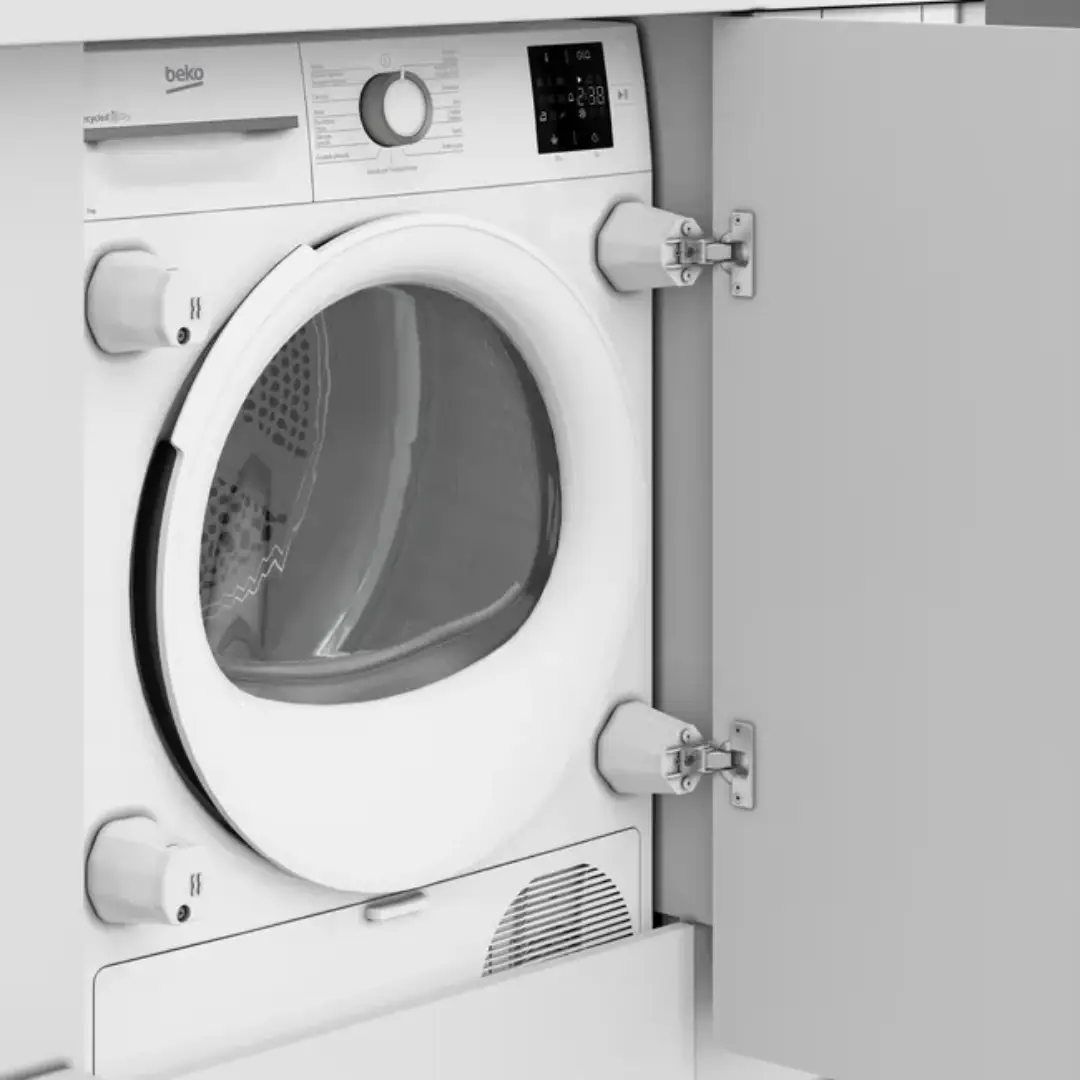 Imagen frontal ampliada de la secadora Beko BM3T-3723BWB en acabado blanco, mostrando el diseño integrable y la puerta del tambor de 7 kg.