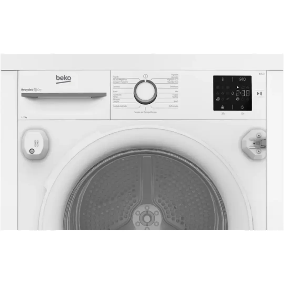Imagen del panel de control de la secadora Beko BM3T-3723BWB en color blanco, mostrando mandos y botones de selección de programas y ajustes de secado.