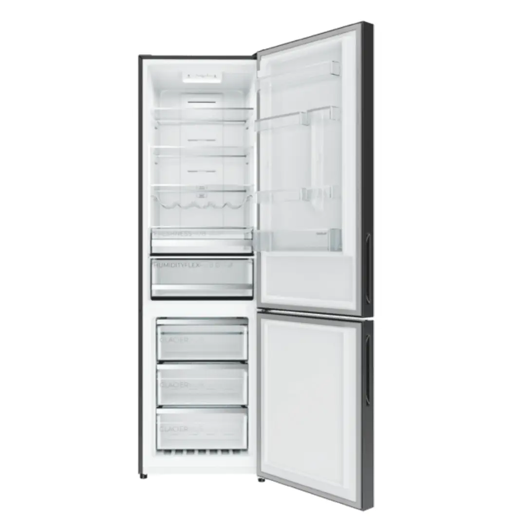 Imagen del frigorífico combi Cecotec A01_EU01_120296 en cristal negro con las puertas abiertas, mostrando el interior espacioso con estantes y cajones.