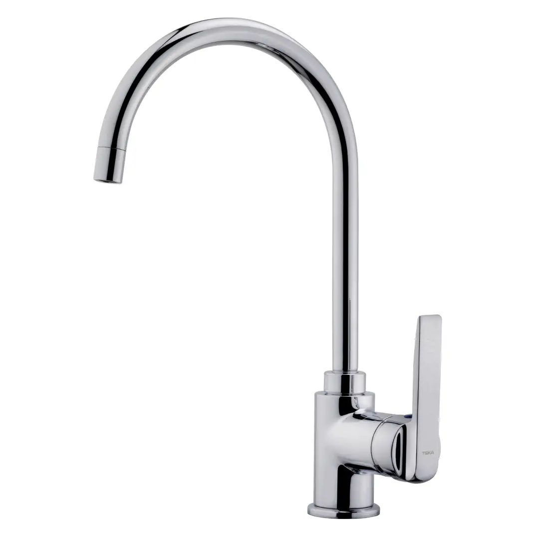 Imagen frontal del grifo Teka IN-995 con caño alto en acabado cromado, diseño elegante y moderno, ideal para fregaderos de cocina.