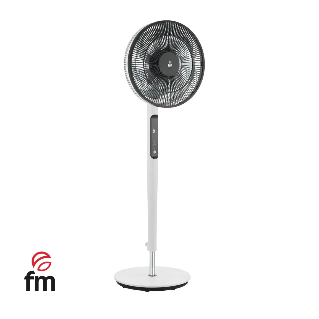 Ventilador de pie FM P-420DC de 40 cm con motor DC 19W mando a distancia vista frontal con diseño de pie ajustable