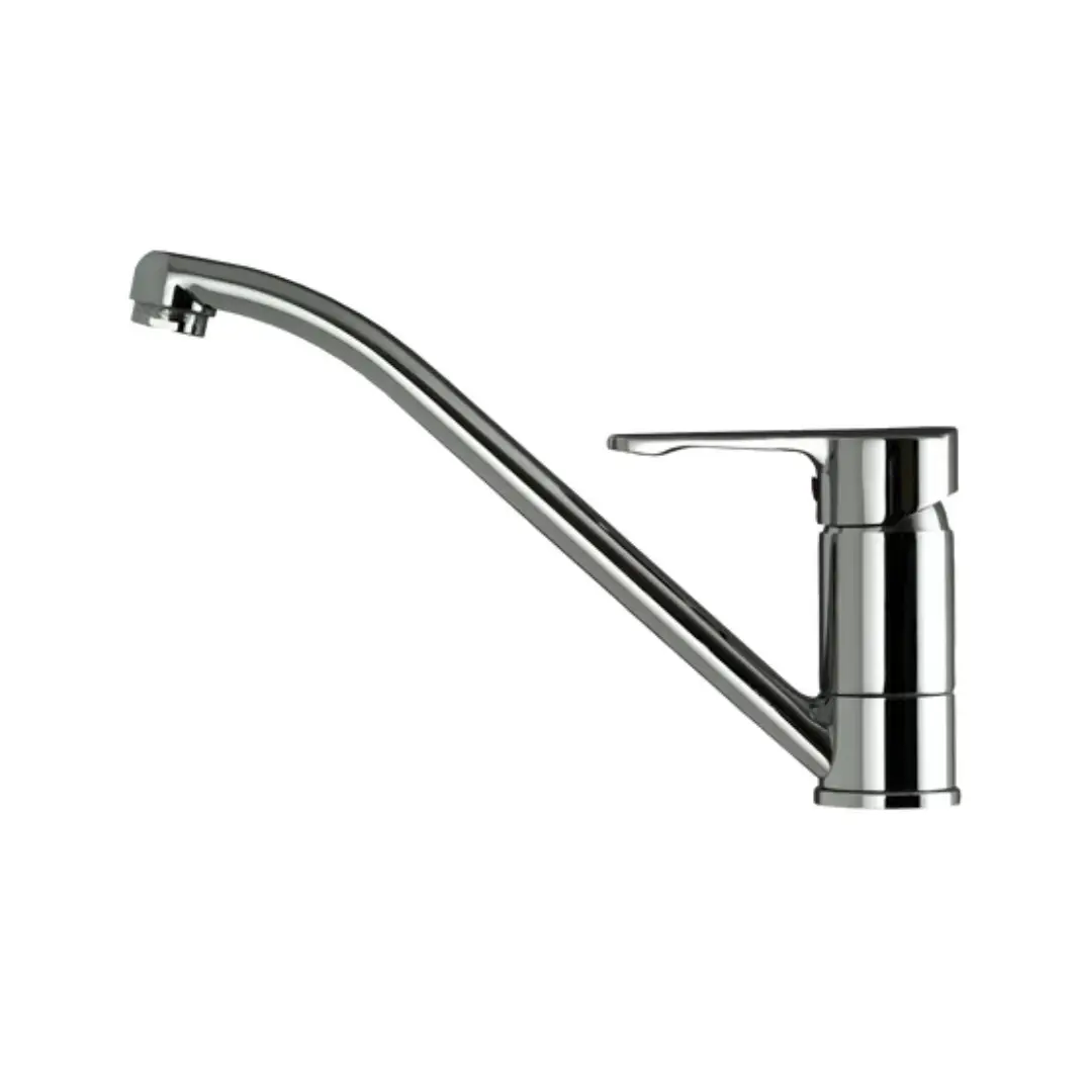 Grifo de cocina Teka ML-913 en acabado cromado con caño bajo giratorio y control monomando vista frontal de instalación en fregadero