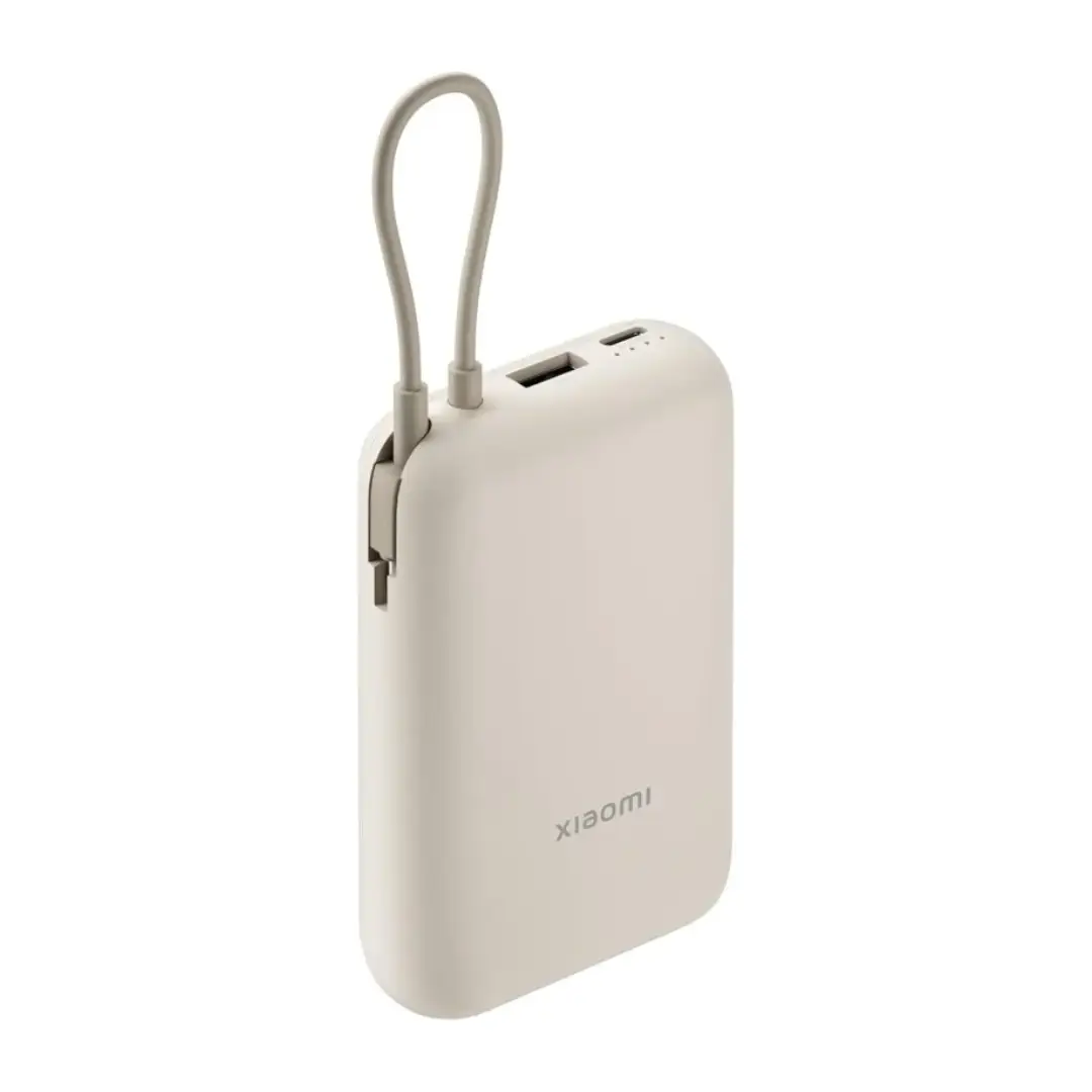 Batería externa Xiaomi de 10000 mAh en color beige con cable USB-C integrado y carga rápida de 22,5W vista frontal compacta y portátil
