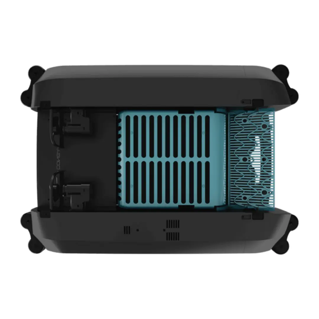 Parte inferior del robot limpiapiscinas Cecotec Conga Pooldroid AquaSkater con sistema de cepillos y recogida de suciedad en superficie