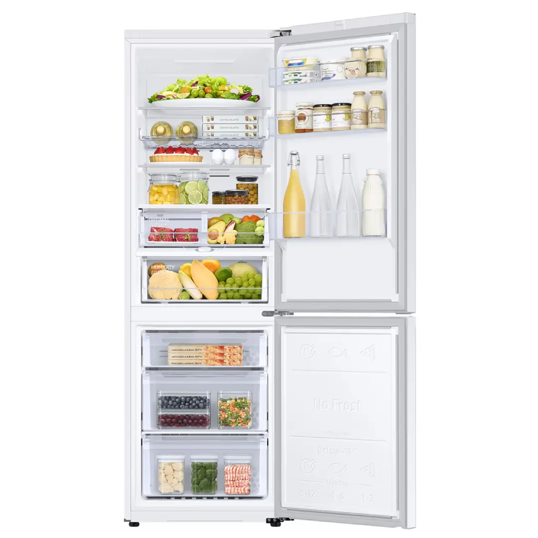 Frigorífico combi Samsung RB-34C605CWW/EF abierto con alimentos mostrando su capacidad interior