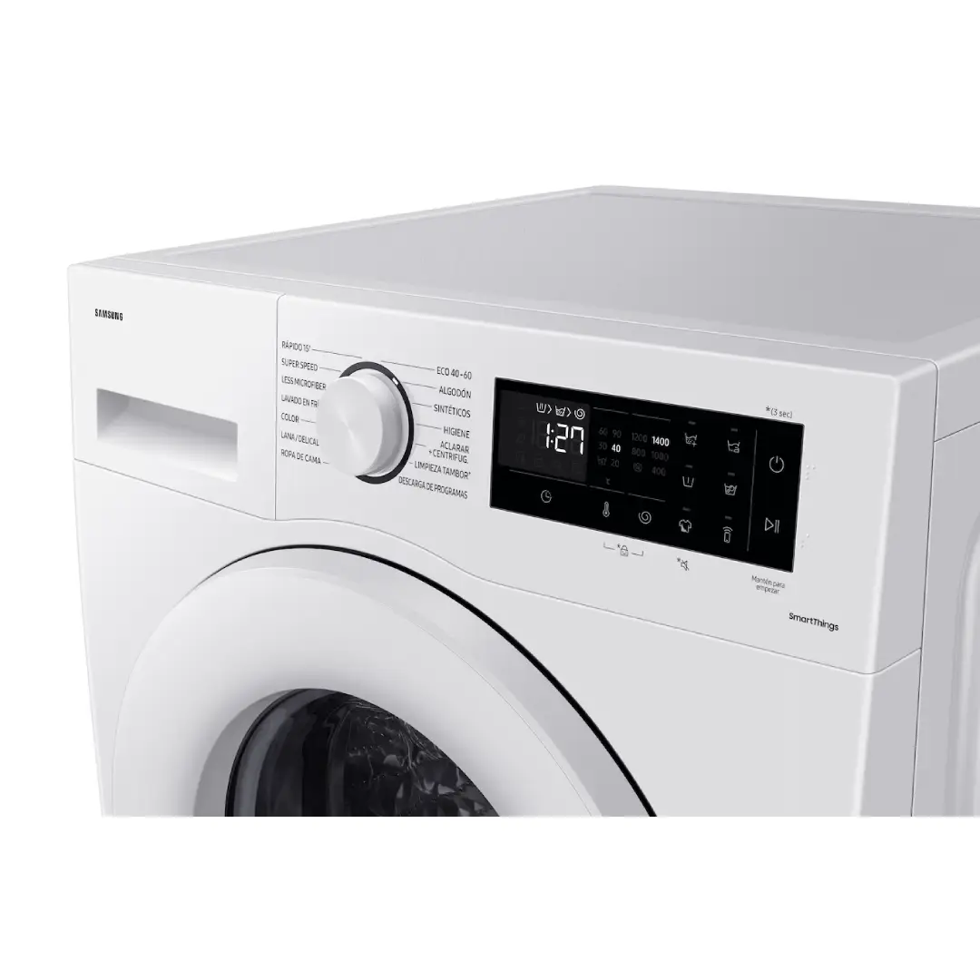 Vista frontal y lateral en primer plano de la lavadora Samsung WW-11DG5B25TEEC blanca donde se aprecian los detalles de diseño y panel de control.